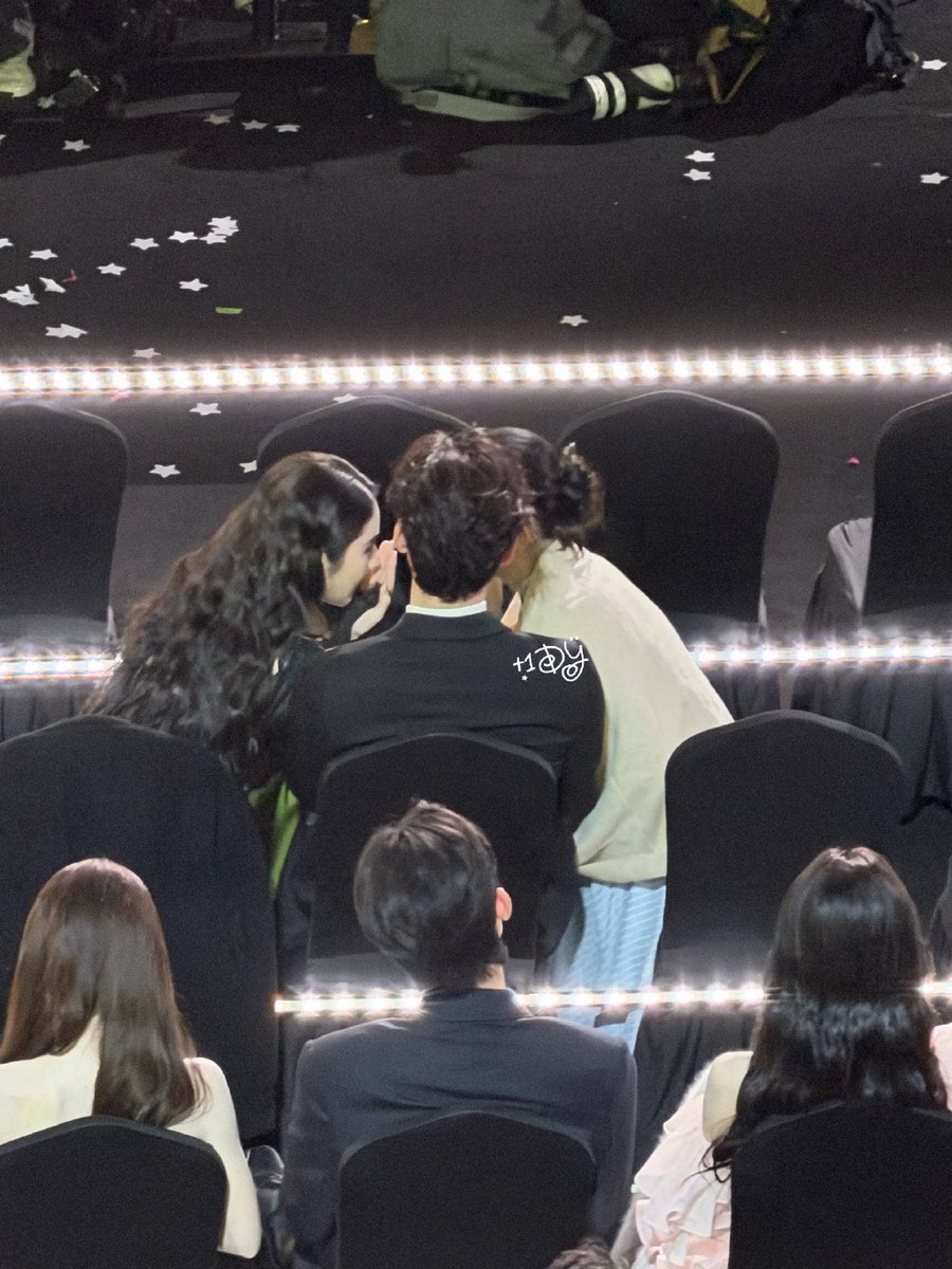 Simply Zhou Ye 周也 tweet media