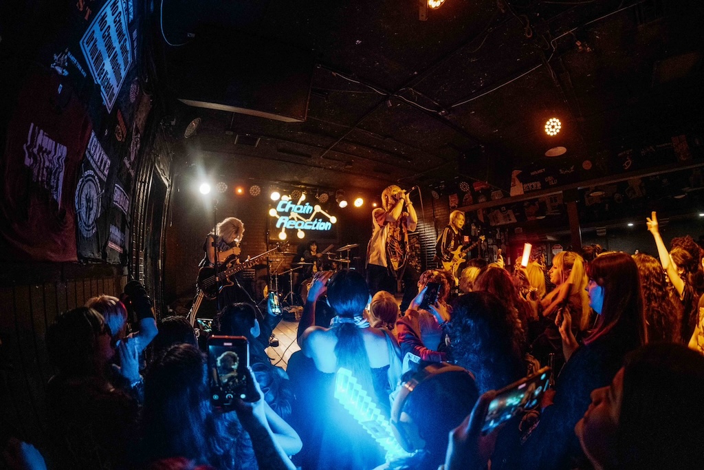 Vif_music's tweet image. 🟥News🟥
ACME、ツアー「Y.A.B.A !」アメリカでの追加公演が決定！

▶️vif-music.com/2025/12/22/acm…

#Vif #ACME
@ACMEOFFICIALJP
@acme_chisa
@acme_shogo
@acme_rikito
@acme_hal