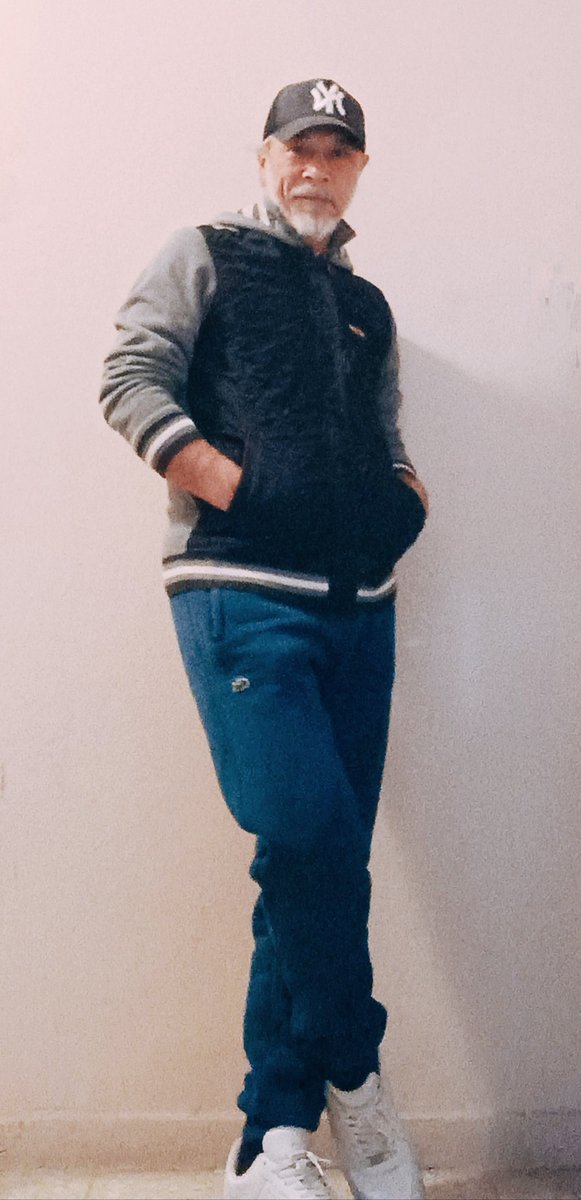 Spor olarak sadece altıma eşofman giyiyorum...