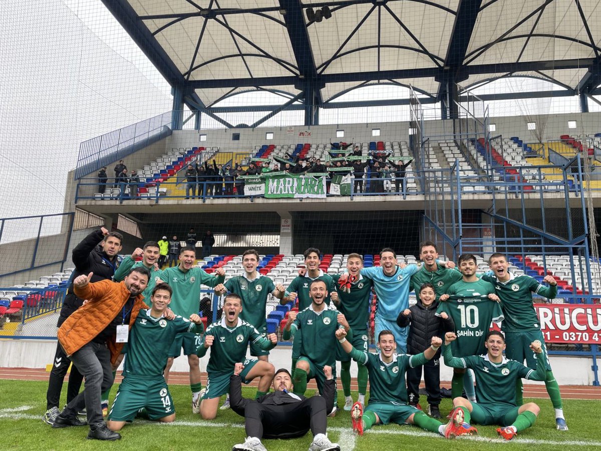 Büyük Giresunspor taraftarı ile galibiyet pozumuz. 💚