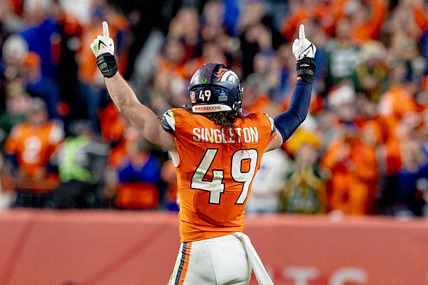 Adam Schefter tweet media