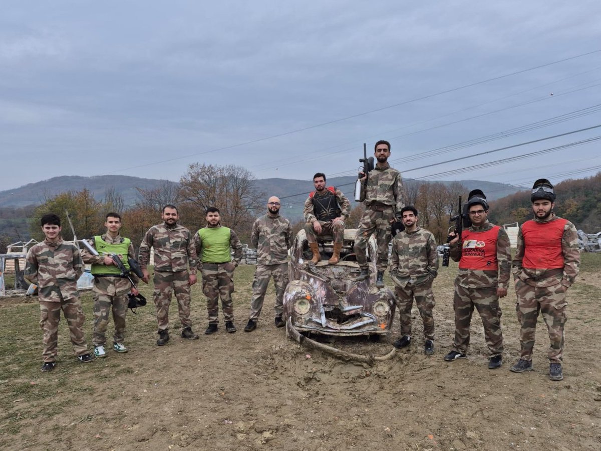 sozkalemsakarya's tweet image. Final haftasına girmeden önce tüm stresimizi paintball sahasına gömdük!

Rekabetin ve dostluğun zirve yaptığı şahane bir gün geçirdik...

#Paintball #Sakarya