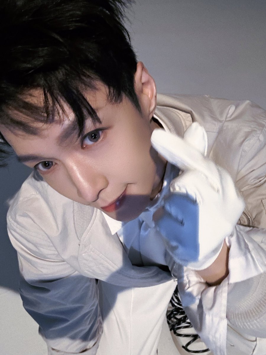 📱 | 251221 @lay_studio update 