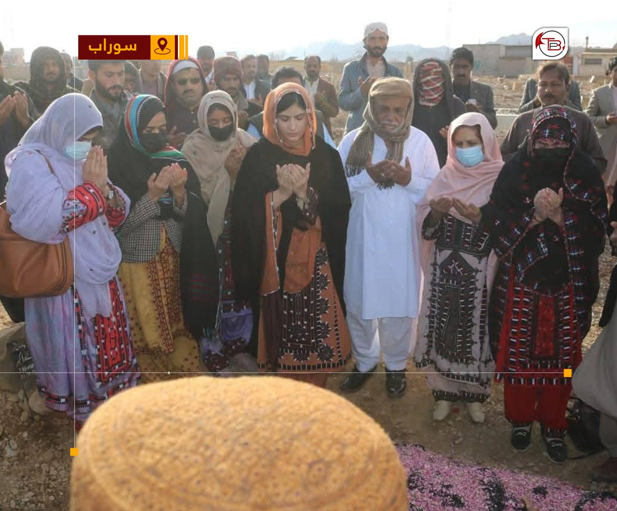 انسانی حقوق کی علمبردار، بلوچ جبری لاپتہ افراد کی آواز؛ ماما قدیر بلوچ ان کے آبائی علاقے سوراب میں سپرد خاک

تدفین میں انسانی حقوق کے کارکنان، سیاسی و سماجی شخصیات، قبائلی عمائدین، خواتین اور عوام کی بڑی تعداد نے شرکت کی۔