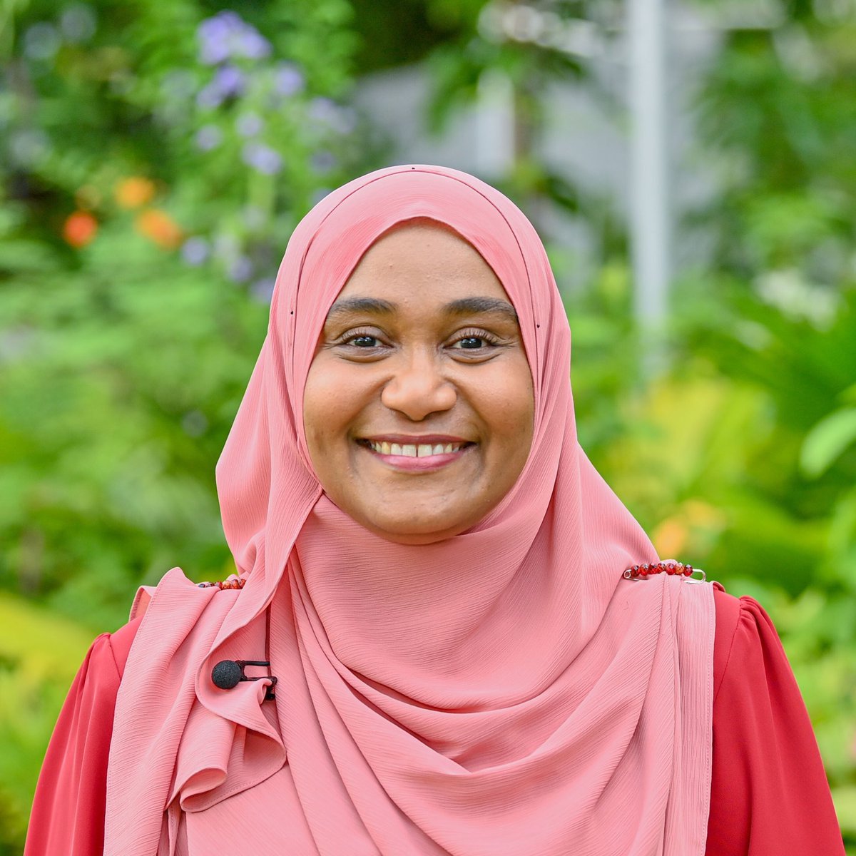 Update

Sajidha is the 1st to ever accept land/flat while being first lady.

🔹Ibu’s wife Fazu didn’t, citing “ethics”.

🔹YAG’s wife Fathun, didn’t.

🔹Waheed’s wife Ilham, didn’t.

🔹Anni’s wife Laila, didn’t.

Sajidha has no ethics. She’s a vile and money hungry woman.