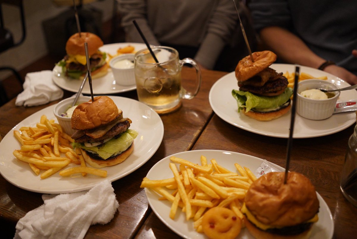 久しぶりに友達と会えた〜✨

晩御飯合わせてくれてありがとう🥺
私の周りに居る人みんな優しくて、改めてありがたい…

来月映画見に行く事になって、今から楽しみ♪