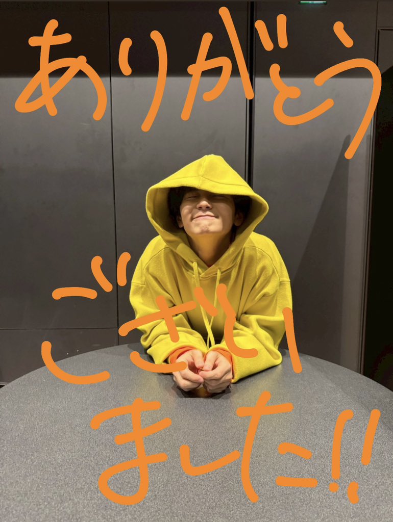junsaito_14's tweet photo. カレンダーお渡し会　in 東京　

大阪、そして東京で直接お渡しできる貴重な経験をありがとうございました。

緊張していたのですが
温かい皆様に囲まれて、僕も最高に楽しい思い出になりました。

2026カレンダーも
よろしくお願いします☺️

（オンラインでもカレンダー絶賛販売中です…！
ぜひぜひ！）

思い出と余韻に浸りながら、お布団に入れそうです。

東京・大阪でご来場いただいた全ての皆様、
ZUN space に入ってくださっている皆様、
本当にありがとうございます！

お身体冷えぬよう、暖かくしてお過ごしください。

#増本尚 さん
#東京