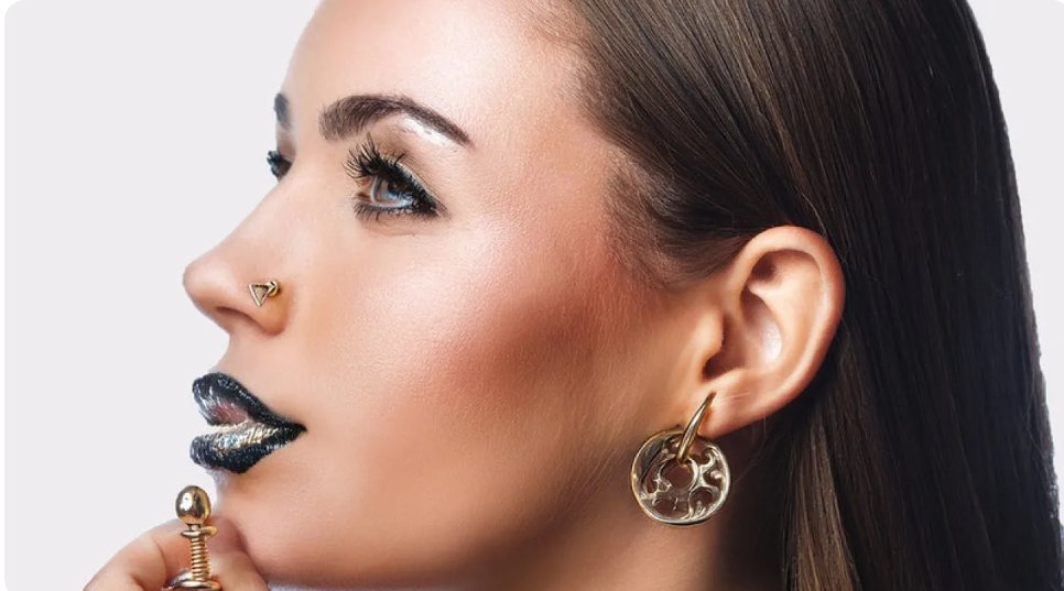 الإمارات.. (البيرسينج) موضة رائجة تنذر بندوب ومشكلات جلدية مزمنة 