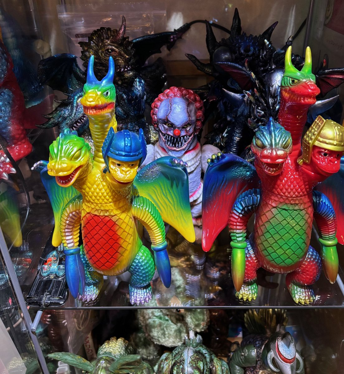 マーミット #MARMIT #インディーズソフビ 最強怪獣の背後には、最強