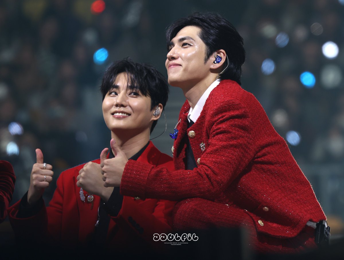 ddolpil's tweet photo. 251221 The Present 막콘

사진 찍는 내내 힐끔 👀
#영케이 #YOUNGK #원필 #WONPIL #데이식스 #DAY6 https://t.co/LTPKCUTOTs