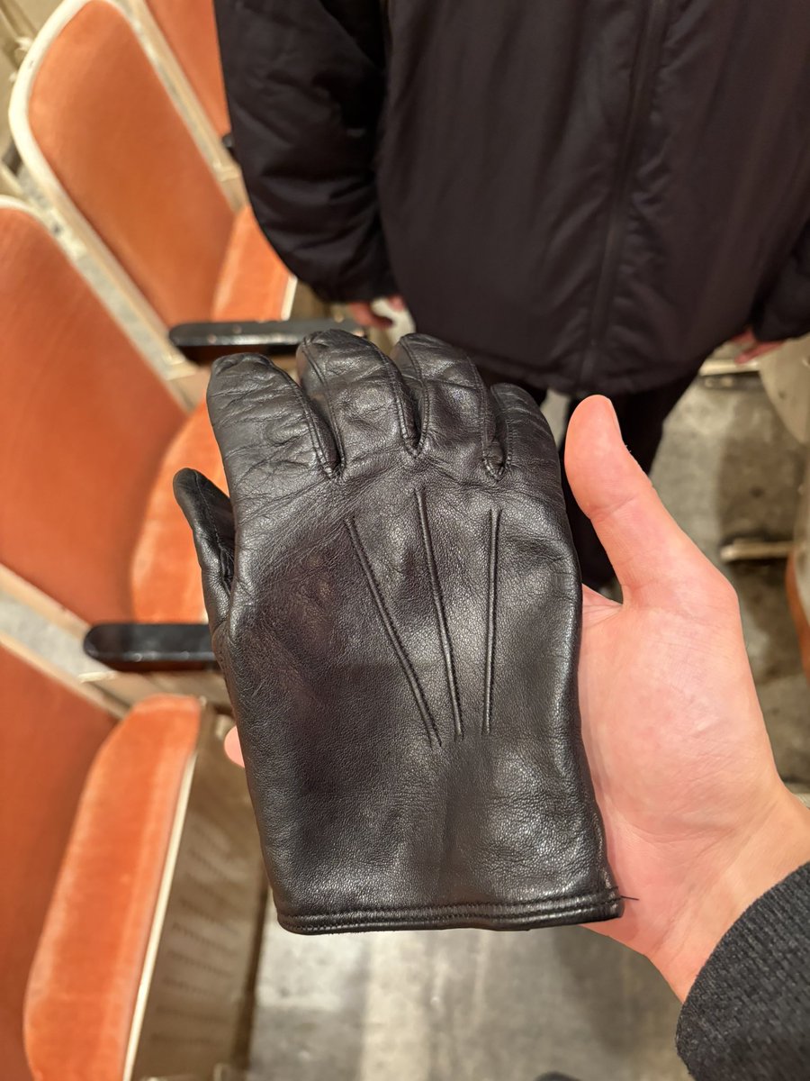 #パーオブ2025
手袋の忘れ物がございました。心当たりのある方は本アカウントまでご連絡をお願いいたします。