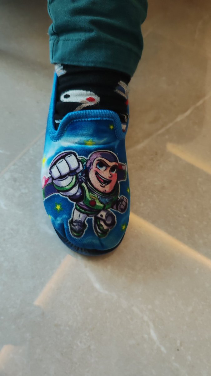 Unicornia Pelirrosa tweet media