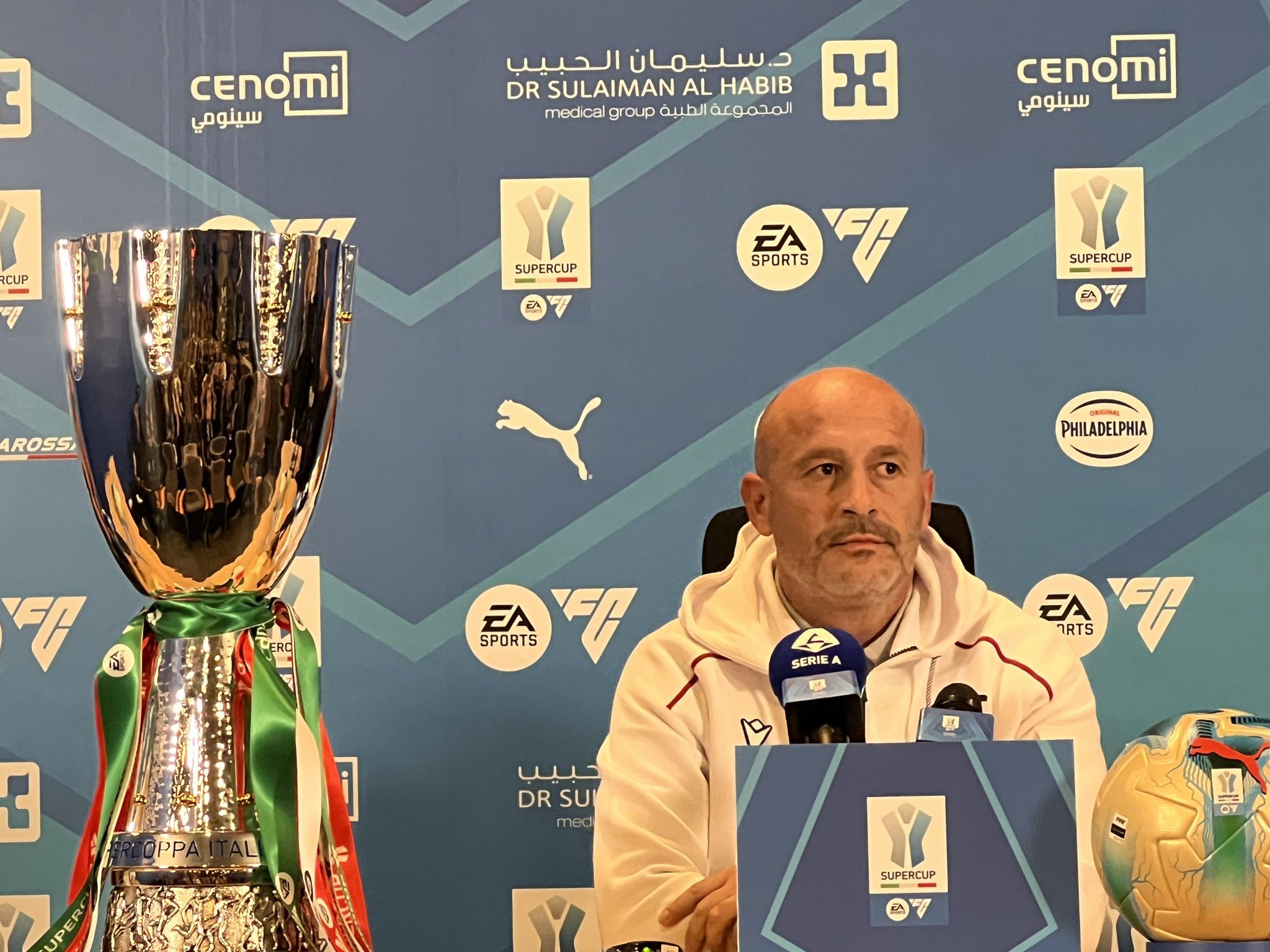 فينشينزو إيتاليانو مدرب فريق بولونيا في المؤتمر الصحافي: -روبيرتو باجيو قدم لنا دعماً في نهائي الكأس، والدعم الذي يقدمه يخدمنا دائماً، ولدينا الدافع للفوز بكأس السوبر عبر تقديم مباراة تاريخية، ونحن محضرون أنفسنا بأفضل طريقة. #نابولي_بولونيا 