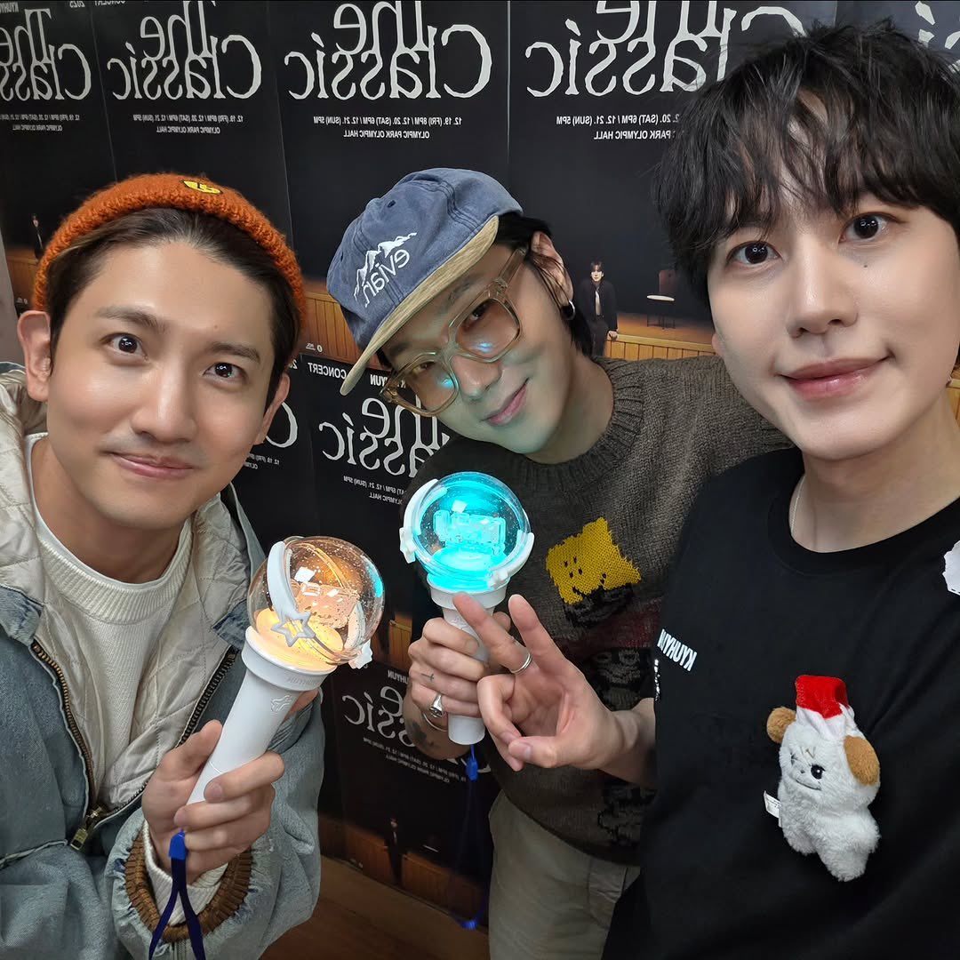 yesungiedf's tweet photo. There’s one imposter among them😋

💙❤️ https://t.co/kzad8ZToCn