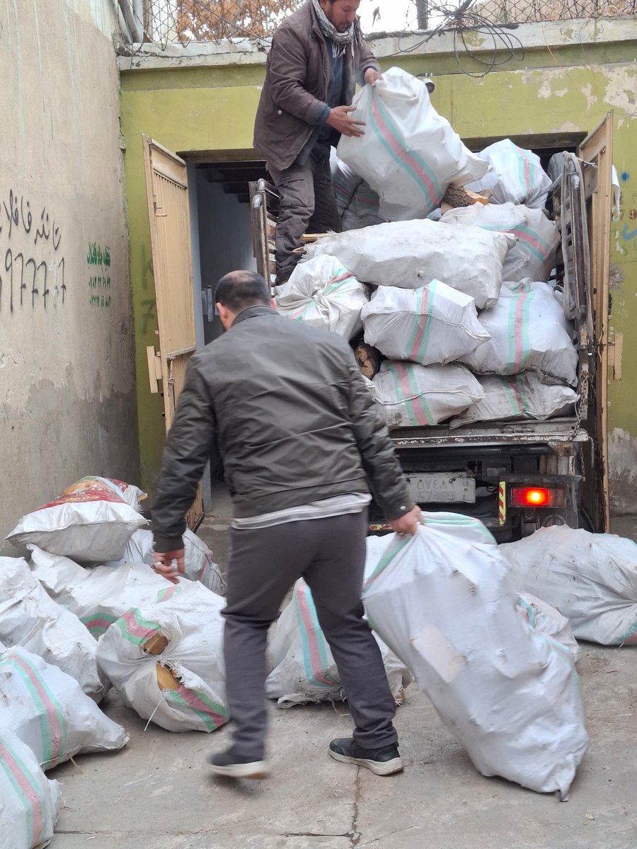 KSARshelter's tweet image. Thank you 😊 all for helping us with this big 🪵 supply--it will help us keep all our animals warm through the ❄️ . This afternoon all the 🪵 was delivered, and unloading it has lasted into the evening. 
Please keep 🗳️ for us on My Giving Circle, and all donations made there will…