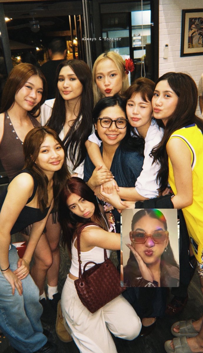 jhoannarocks's tweet image. SHEENA’S NEW INSTAGRAM STORY!

they put aiah pc AAAA WHO’S CRYING? my ot8 🥺🫶