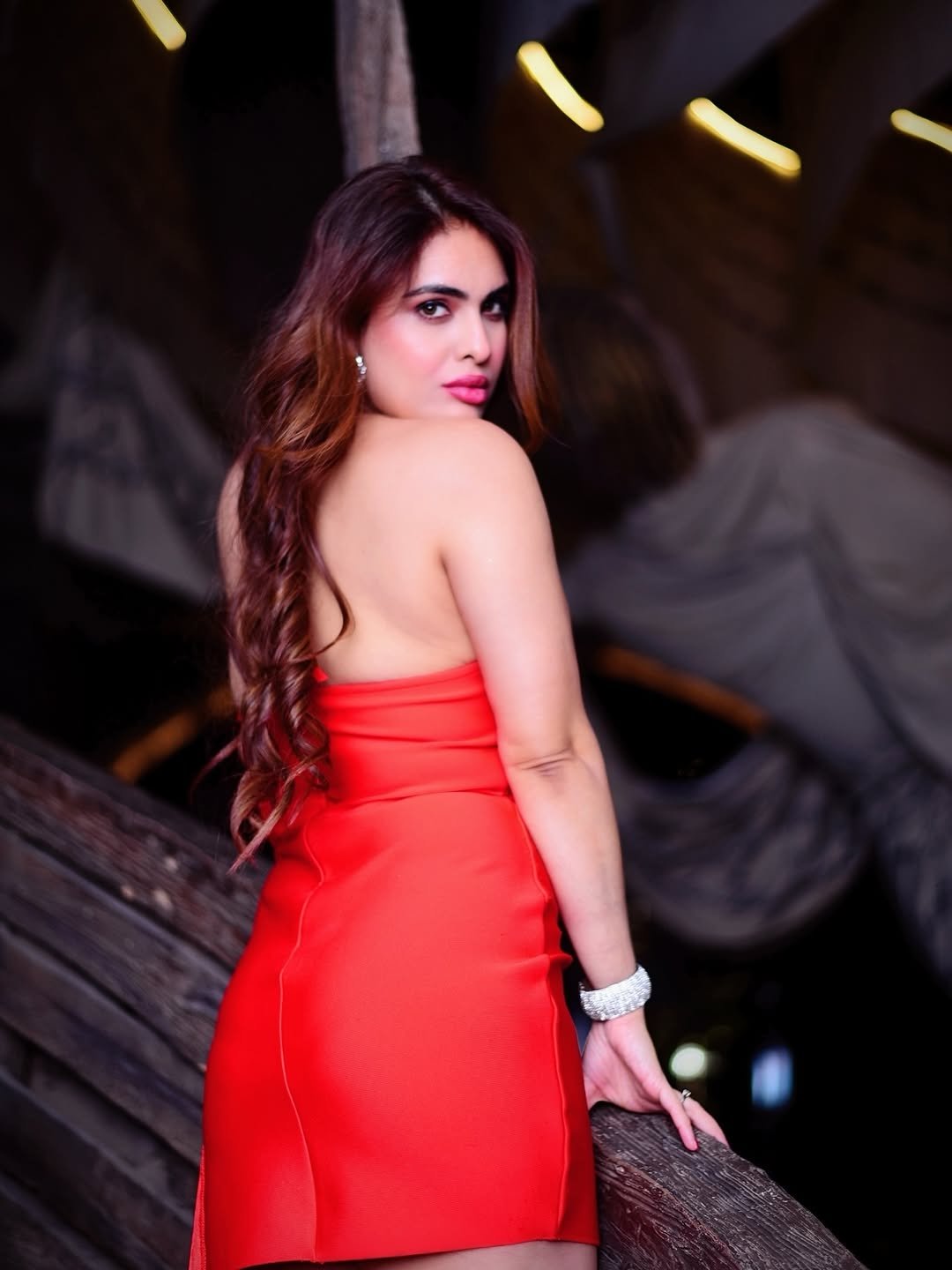 G8s_xO7acAEyHCI?format=jpg&name=large