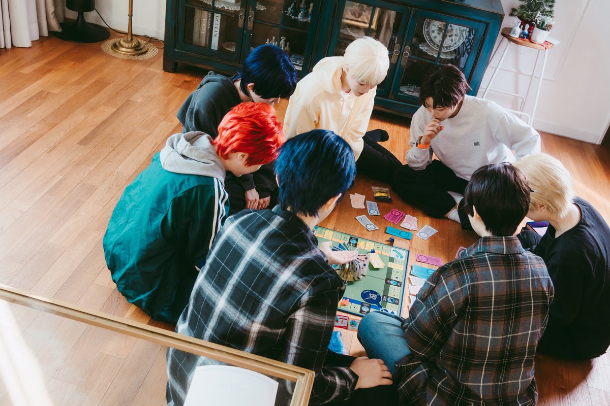 TeSTAR_project's tweet photo. 게임 결과, 방 배정은 다음과 같습니다!
🦅🐻🐯
🐶🐹
🐰 🦌
P. @jeong_siel
ASST. @Genie_cos
#데뷔못하면죽는병걸림 #데못죽
#테스타프로젝트 #TeSTAR_Project https://t.co/Jjgbw2v6o5