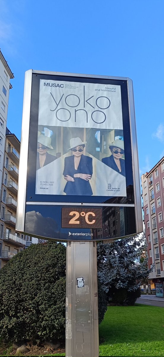 maburuiz's tweet image. Yo: hace sol, seguro que en manga corta y chaqueta voy bien
La temperatura al sol: