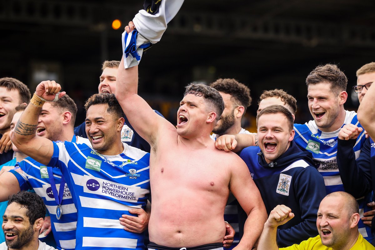 HalifaxPanthers's tweet image. SALTY TESTIMONIAL MATCH 🔵⚪️🐾 A Hall of Famer announced for James Saltonstall's Testimonial game against @RochdaleHornets 

Scott Murrell will once again pull on the Famous Blue and White Hoops in support of Salty on Sunday 4th January 2026. Muzza captained the club from…