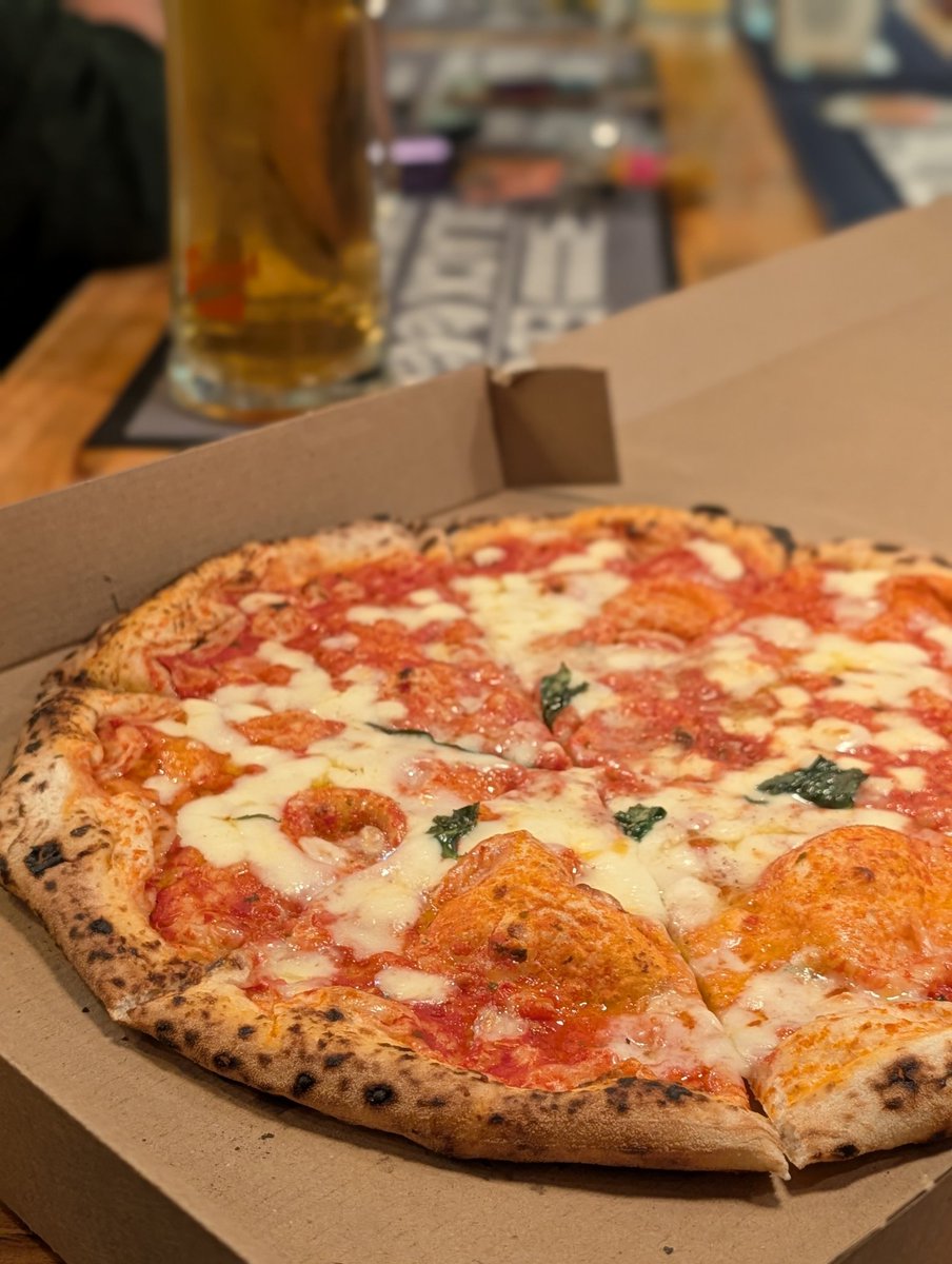 Open today from 1pm 🍺

We've got a whole heap of Christmas goodies if you are grabbing last minute Christmas Gifts! 

Bottle &amp; Can Gift packs 🎁
5L Mini Kegs 🍺
Merch &amp; More 👕

Plus we've got our Pizza oven fired up again and serving Fresh Pizza from the kitchen 

#beer #xmas