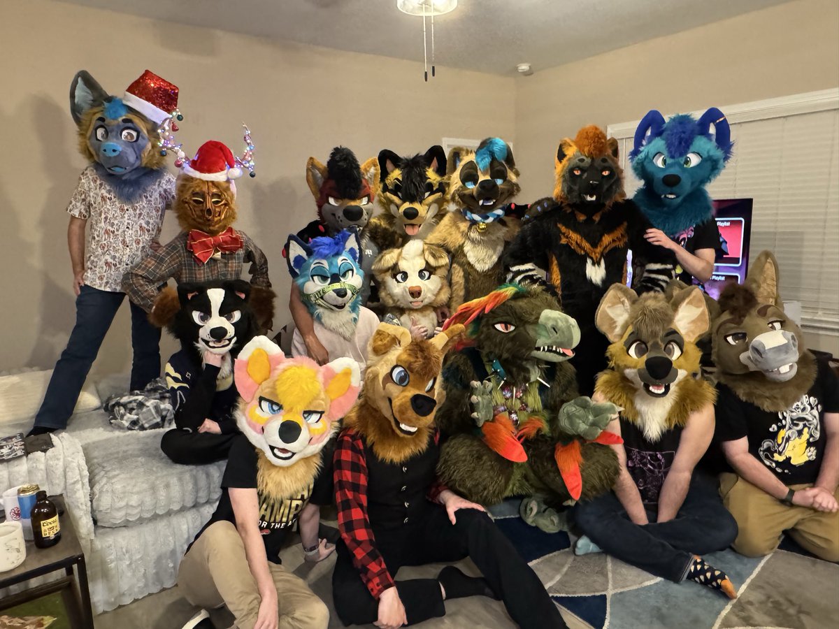 Sheba1064's tweet photo. I’d say the birthday party/friendsmas was a success. 

feat. @RossFoxHusky @RoebuckCoyote @russkcat @Keaton_Deer @NovaFoxx_ @DabbaFox @RealDogtrot @NovaTheWarcrimi @shotposter @tarrot2346 @hawltondonk https://t.co/Tu6YWJVpAZ