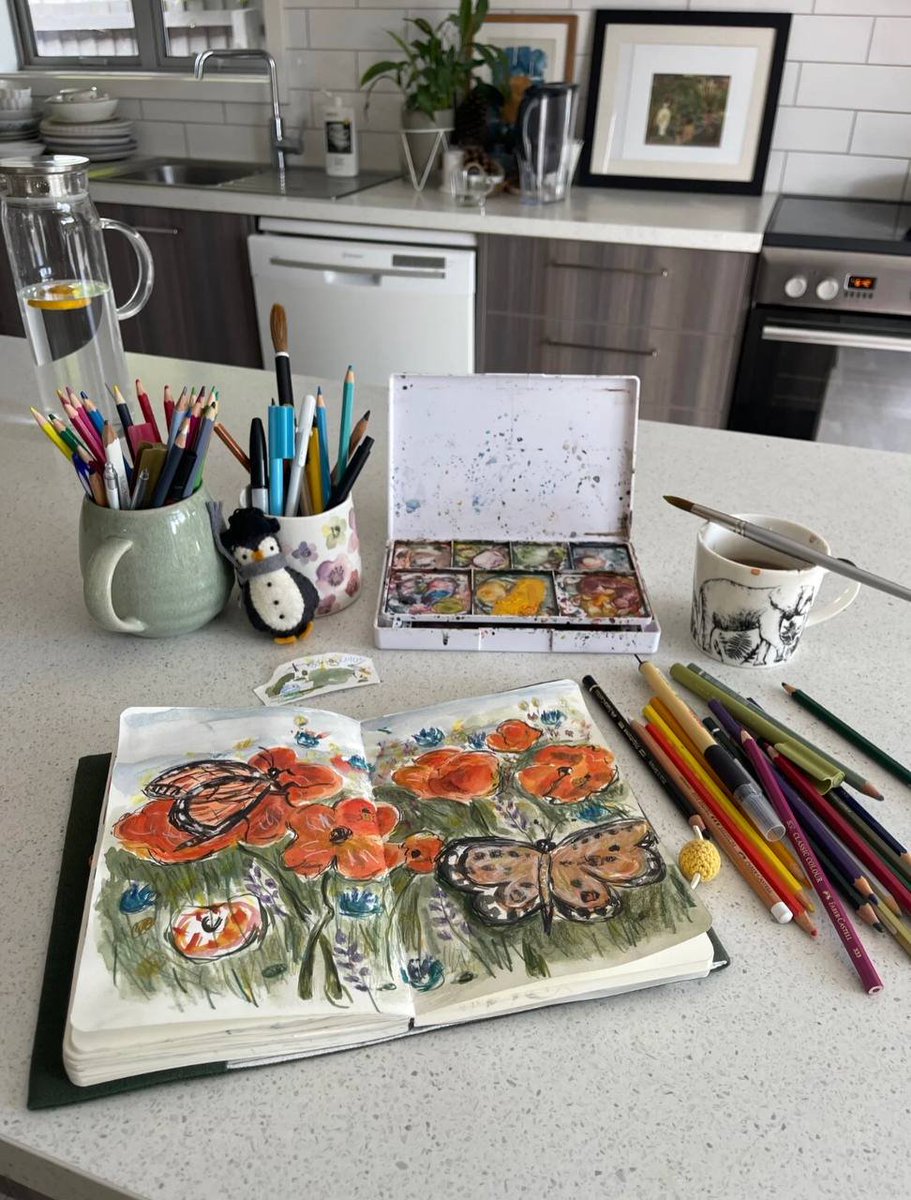 abc2014010's tweet image. My best way to kill time when I’m bored...