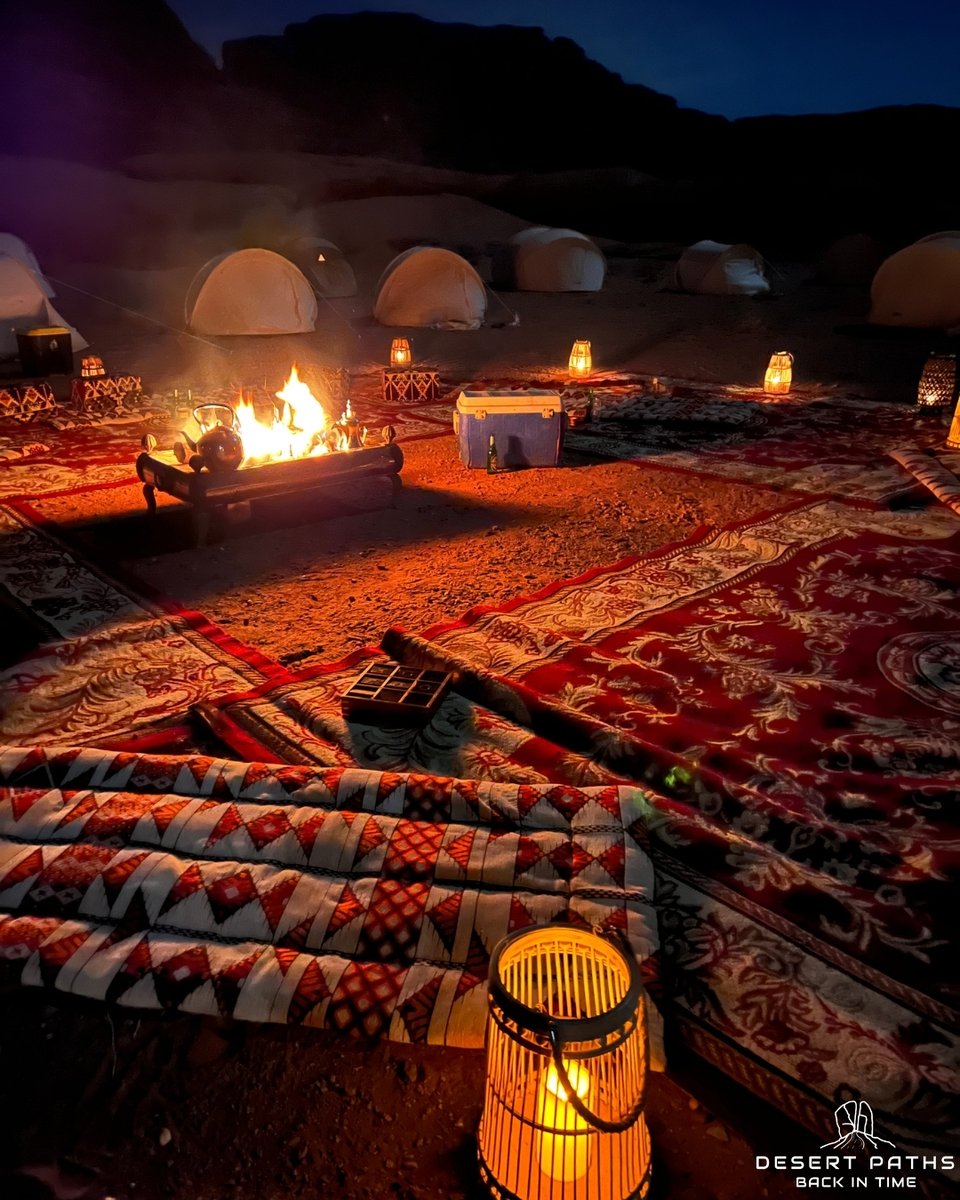 desertpaths's tweet photo. في عتمة الليل وبرودة الجو، يظل وهج النار هو النور الذي يجمعنا. تجربة استثنائية تجمع بين عراقة الماضي وفخامة اللحظة الحالية. 🔥❄️

#تبوك #نيوم  #السعودية #السياحة  #بجدة #طبيعة #كشتة #الشتاء_حولك  

#DesertPaths https://t.co/sfbkmMK38Q
