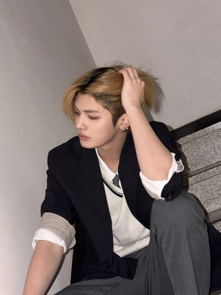 기억해 복도에서...ෆ 

#ARrC #아크 
#CTRL_ALT_SKIID #SKIID