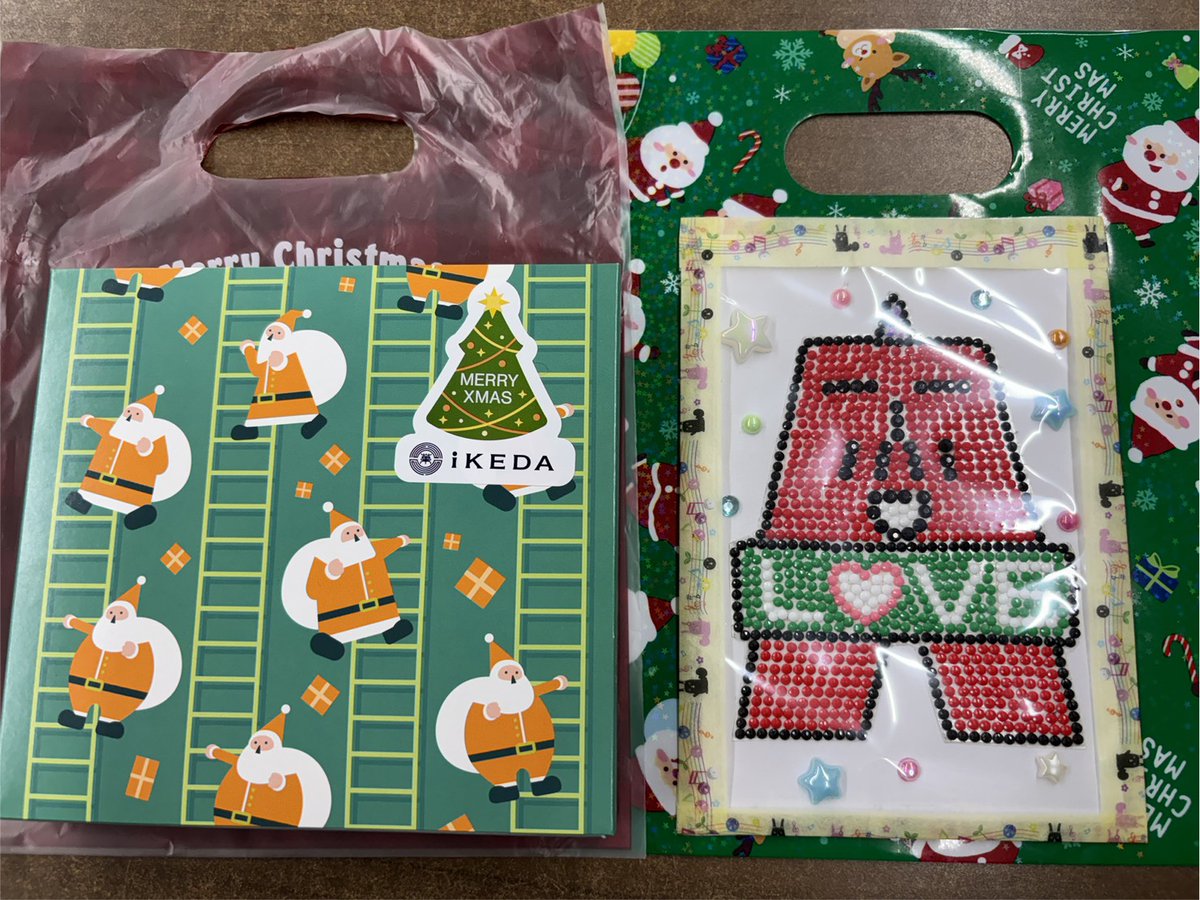 tv103's tweet photo. クリスマスプレゼントいただきました！！
ありがとうさん〜！！
テレビ父さんのイラストすごい！細かい！！
大変だったでしょ？大切にしますね🎄 https://t.co/cSGjE3j9Eh