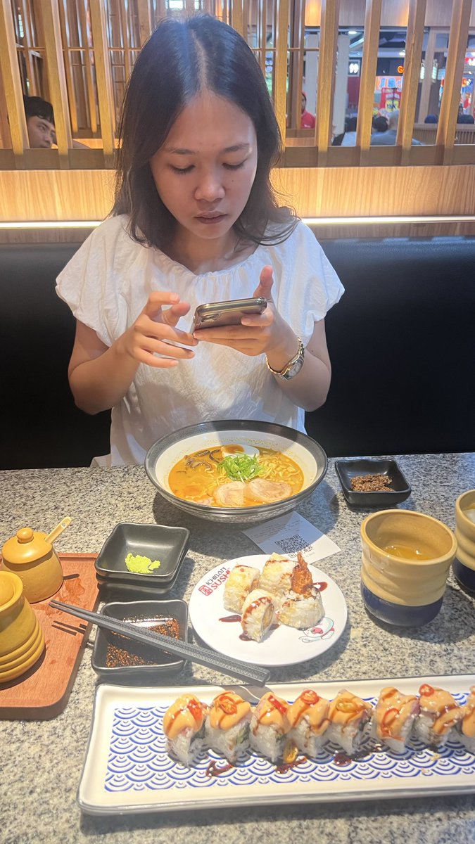 Kalapamudaaa's tweet photo. Lepeut jepang🌯 https://t.co/nOsSClgGdO