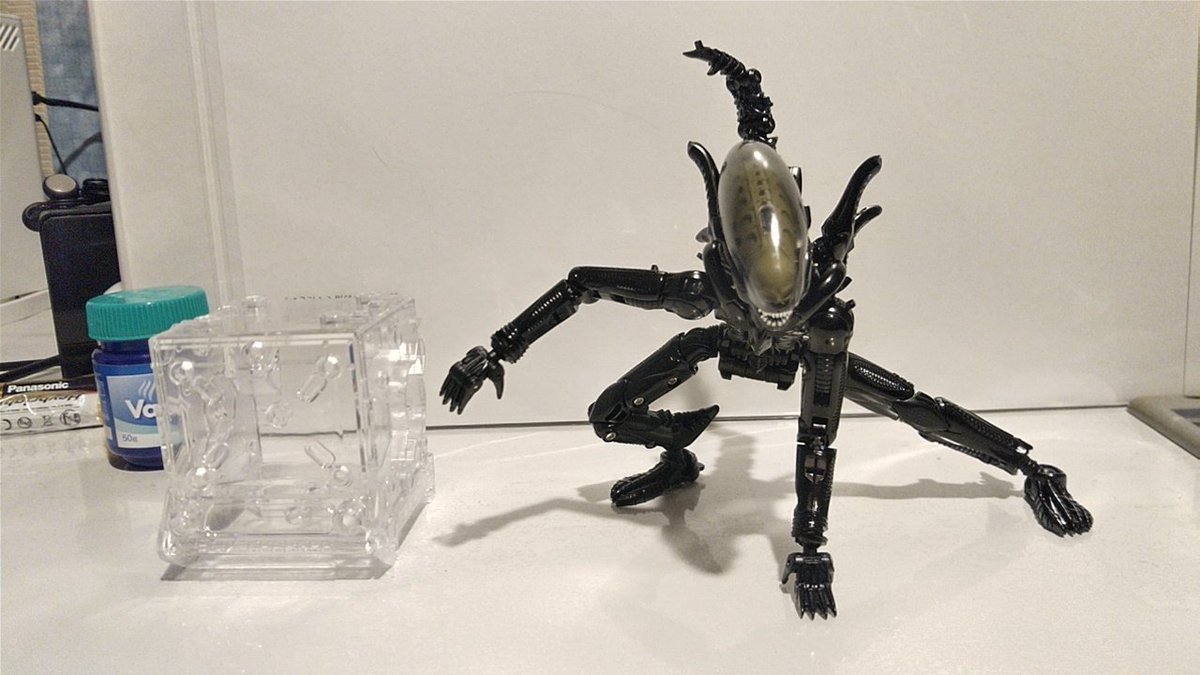 VestaZodiaNord's tweet image. 今日はヘロヘロだし何も触るまいと思ったんだけど１個だけ！
INFINITY BOX13  XENOMORPH

映画エイリアンでお馴染みのアイツ
毎度毎度驚かされる、キッチリ5cmのキューブに変形する脅威の設計ホントすごい

 #52toys
 #INFINITYBOX