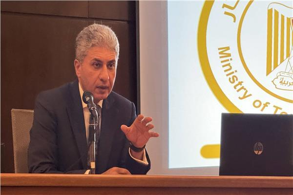 عاجل.. «السياحة والآثار» تكشف حقيقة تحرير الوزير محاضر ضد الصحفيين 