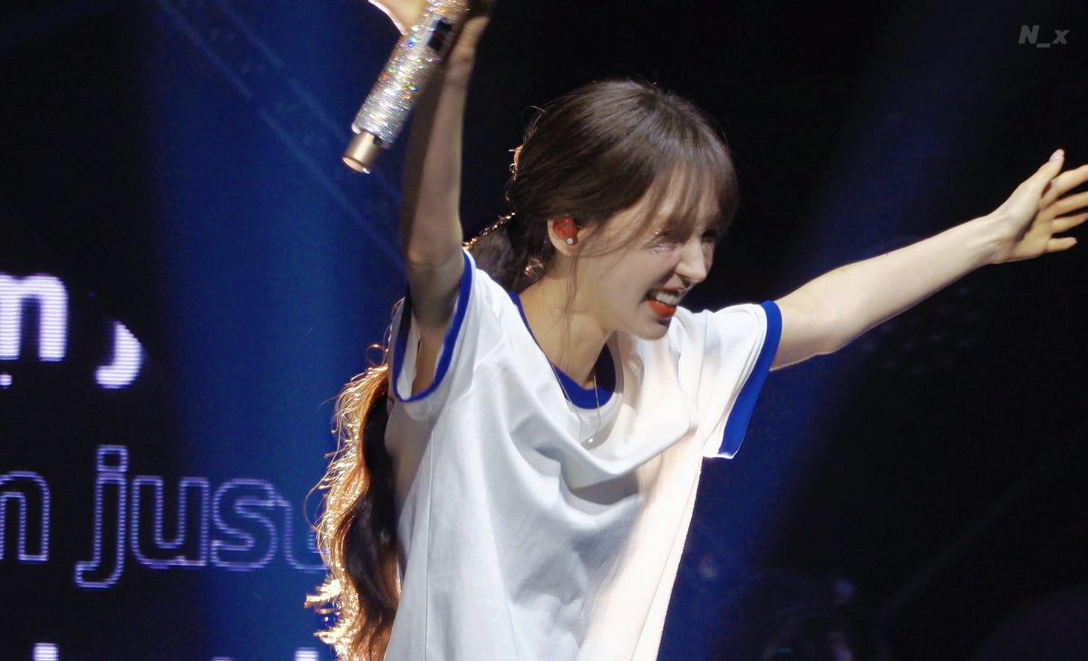 W:EALIVE IN KL 
If I could see that smile forever, I would gladly live another thousand years😌
#웬디 #WENDY #WENDY_WORLDTOUR #WENDY_WORLDTOUR_IN_KL