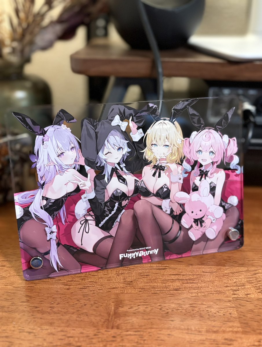 これは新作グッズのアクリルパネルです✨