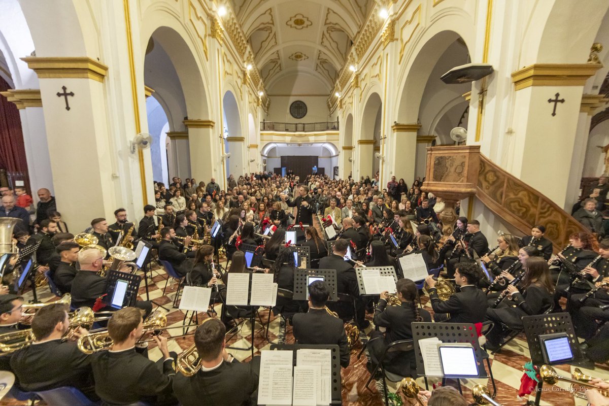 📸 Con estas imágenes de nuestro tradicional Concierto de #Navidad🎄, queremos expresar nuestro más sincero agradecimiento:

A todos los asistentes por el cariño, la cercanía y el apoyo brindado a nuestra formación. 🫂

#BMSoledadMena ⚜️
#SuenaMena #CofradíasMLG