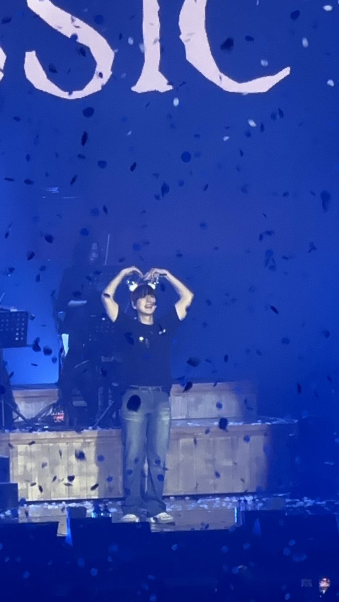 Cheeze0203's tweet photo. 너무 행북했던 시간 💜
#규현아_사랑해 https://t.co/3aMwFM3VHg
