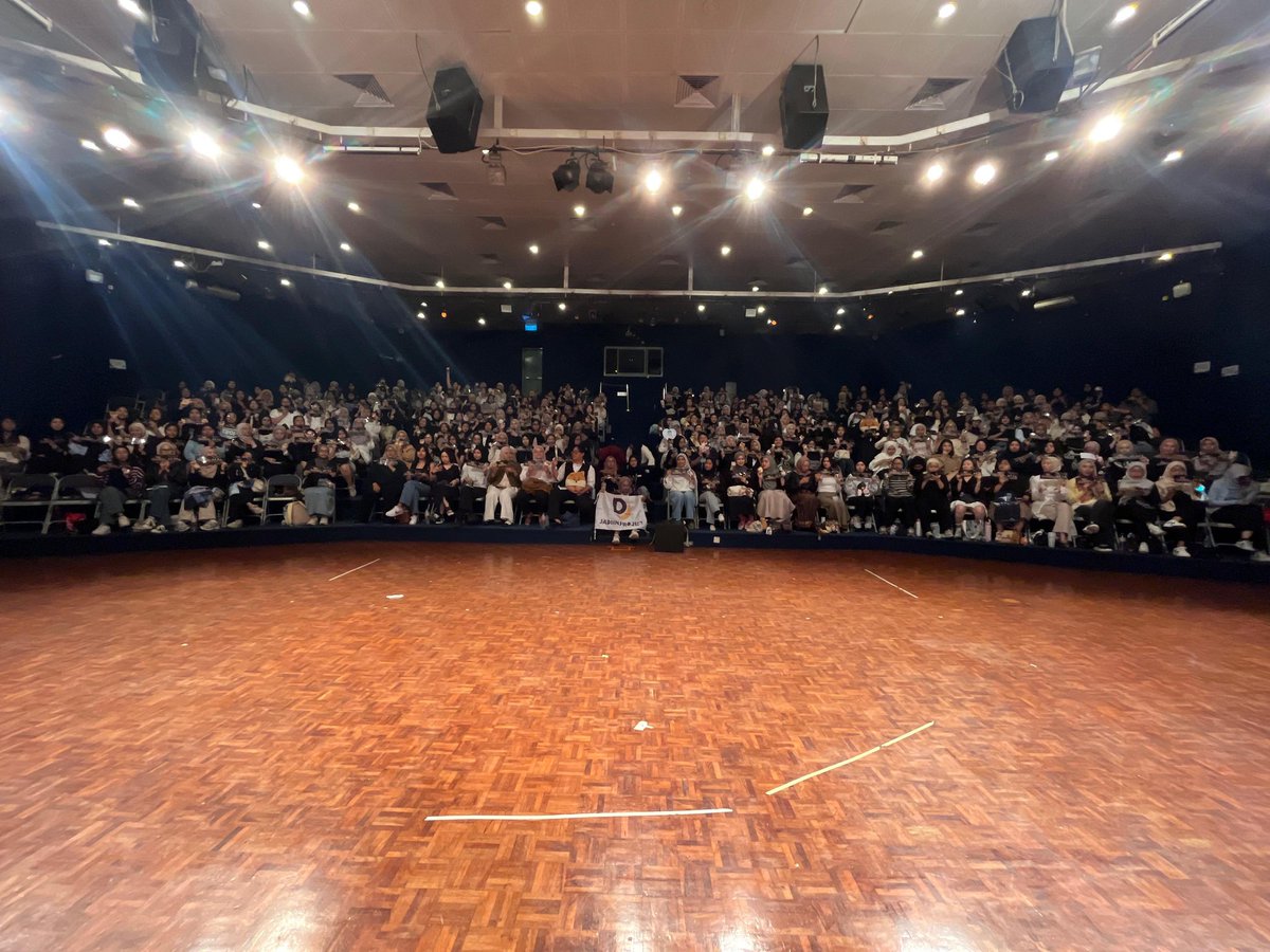 JaDiinProject's tweet image. ✨️Day6 "THE PRESENT" : A Night to Remember✨️

Terima kasih kami ucapkan kepada MyDay yang sudah datang ke event  Nobar Day6 The Present 2025 di JIS by JaDiinProject
 
Maaf apabila masih banyak kekurangan dan hal hal kurang berkenan lainnya 🥰