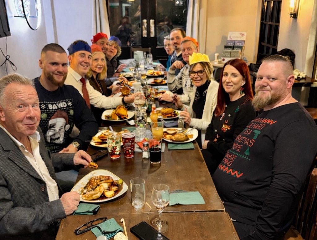 MattJSmith's tweet image. It was great to celebrate the end of a productive year with branch Chairs and Vice Chairs from across Yorkshire!

Wishing you all a very merry Christmas, and bring on 2026!! 🎄🎉

Yorkshire needs Reform! 🩵🌟🇬🇧

@reformparty_uk @ReformDaily_ #Sheffield #Doncaster #Rotherham