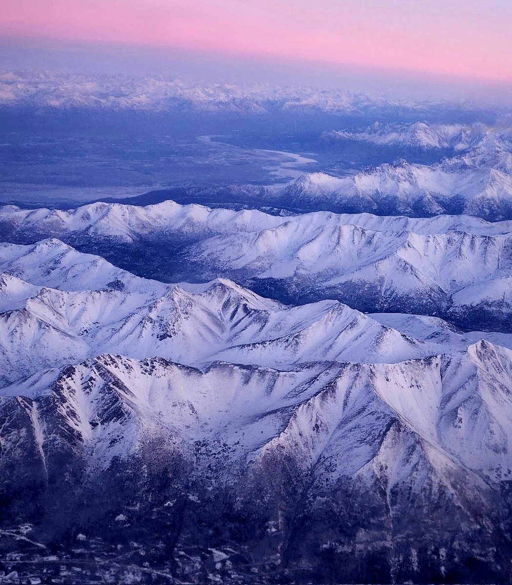 Carriebou50's tweet image. Happy Winter Solstice! 
Today marks the shortest day(light) of the year. Starting tomorrow we begin gaining daylight again - slowly at first, then more noticeably as we head toward spring. The return of longer days is always something to celebrate!