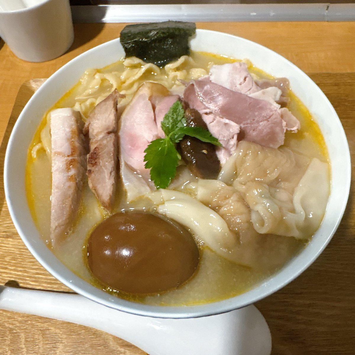 ちょっとだけ食べてます😅