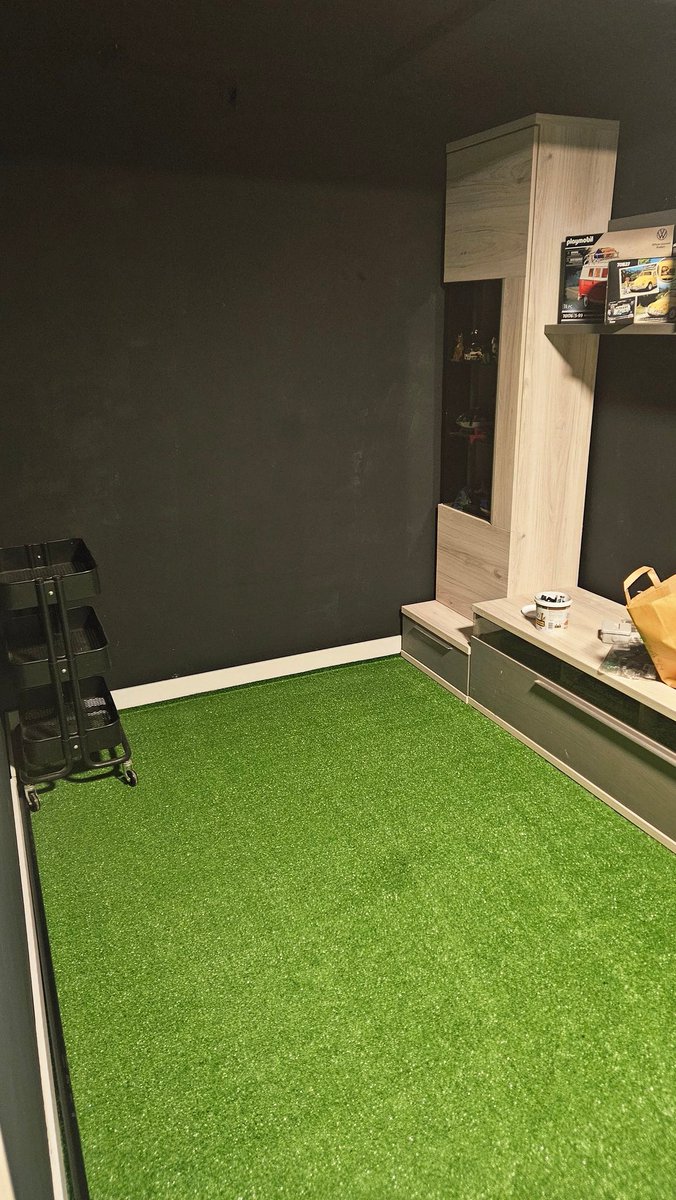 Llevo tiempo parado, sin correr... pero es por una buena razon... estamos construyendo un espacio... una simucueva... poco a poco....