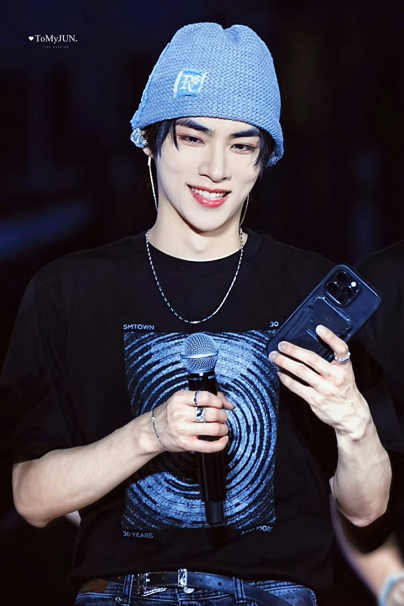 シャオジュン  レア　ポラロイド WayV 威神V シャオジュン 白色定格 トレカ ポラロイド ポストカード