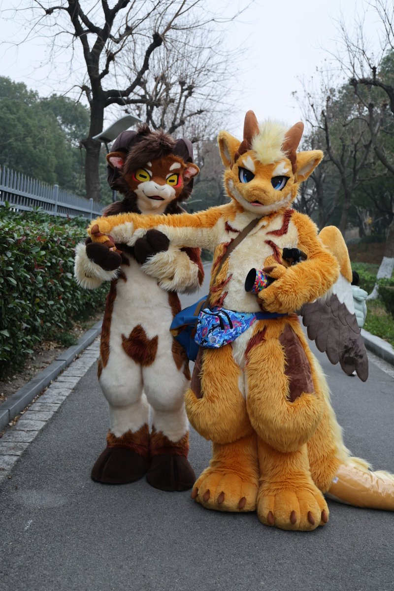 dragon and goat
<a href="/makanae02/">makanae</a> <a href="/Restless1023/">闹闹&糖卷</a>