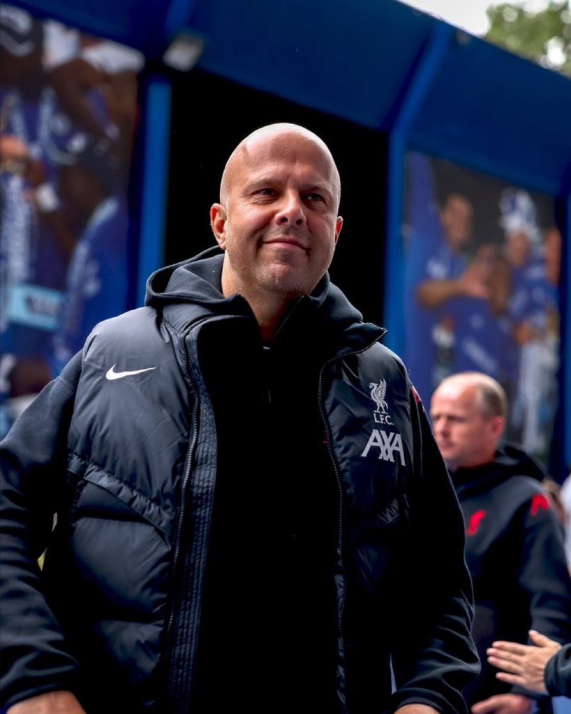 وش الحل معاه ذا يعيال؟ اقسم بالله ماحسيت ب طرد سيمونز لان التافه ذا ما يدلها 

ياعيال لين متى بنقعد نزيد في الكلام؟ والله كارثي وش شايفين فيه الاداره؟ حسبي الله عليه متدرب