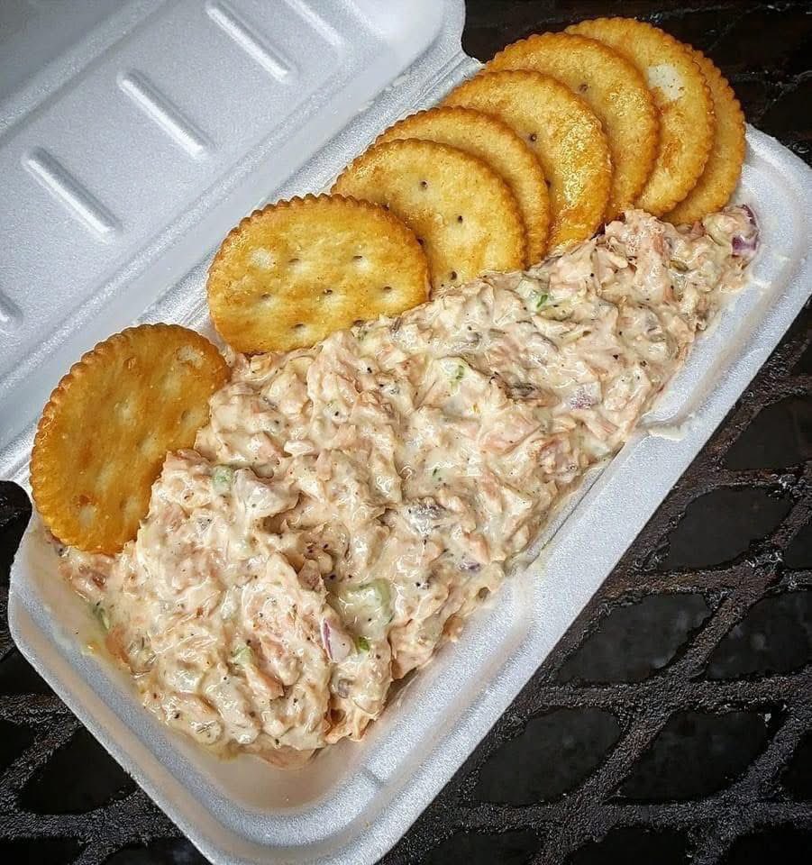 rahsh33m's tweet image. One thing about me? Imma eat some Tuna
