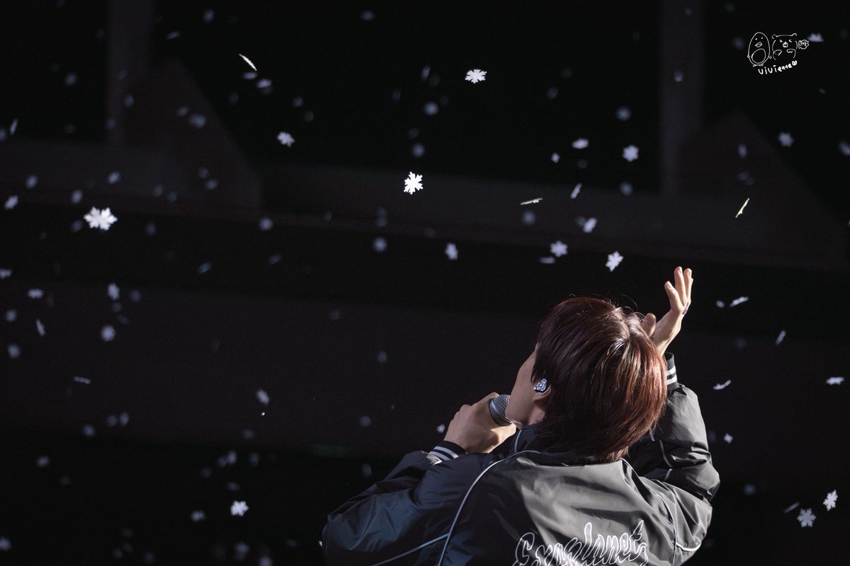 viviennezhou33's tweet photo. 251214 EXO’verse 14:00    

Within, there dwells a child of romance.

#KAI #카이 #종인 #엑소카이 
#EXO #weareoneEXO #EXOverseFanmeeting https://t.co/sdAWTfTKMI