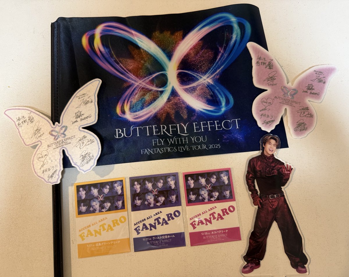 BUTTERFLY EFFECT🦋
広島·神戸·静岡の3公演やったけどそれぞれの土地でファンタちゃんを見る事が出来て幸せいっぱいです😭
来年のSUNFLOWERツアーを楽しみにまた頑張ります🙌

そして♡黎弥くん♡たくさんの幸せと思い出をありがとう
これからも黎弥についてくよ〜

#FANTASTICS
#BE_FNT
#FLYWITHYOU