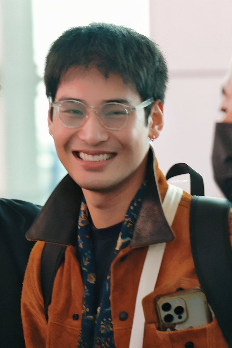 可爱的波，现场给自己捯饬上了
<a href="/Nnattawin1/">Nnattawin</a> 
#ApoNattawin 
#ShineTheSeries