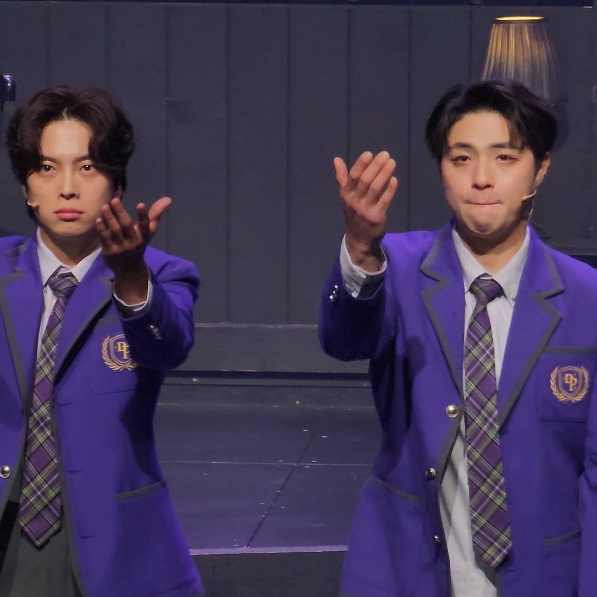 icedSTORY's tweet image. 둘의 표정차이가..... 🤣